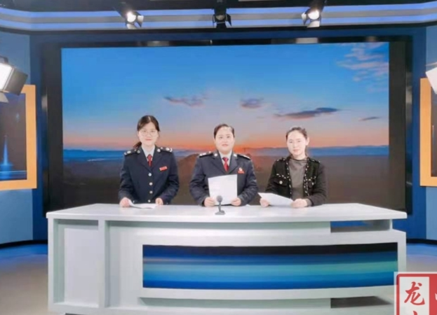 税务干部进电台传递政策“好声音”