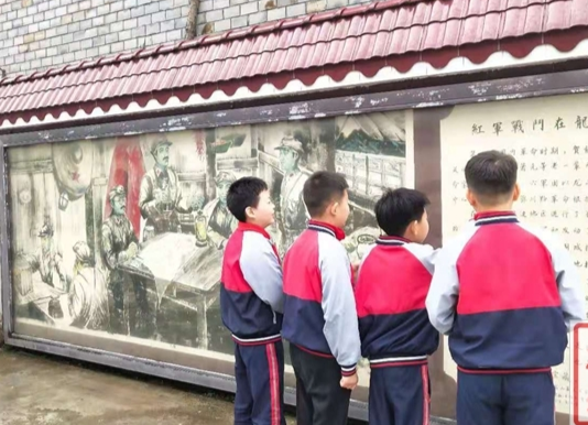 【学党史 明初心】龙山二小开展“学党史 颂党恩 跟党走”研学实践教育活动（图）