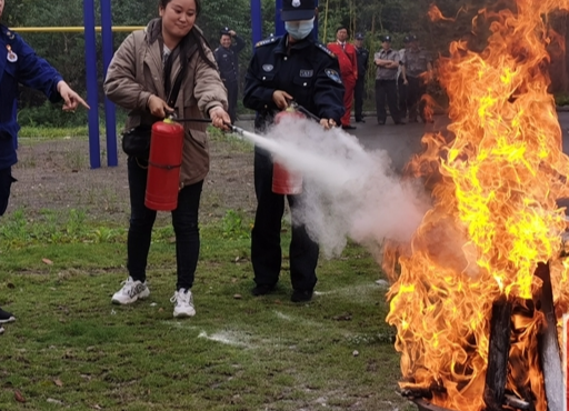 【我为群众办实事】  县消防救援大队开展系列“暖民”措施尽显责任与担当