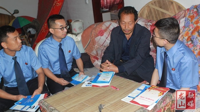 【我为群众办实事】县检察院：法治宣传进农村 送法下乡暖人心