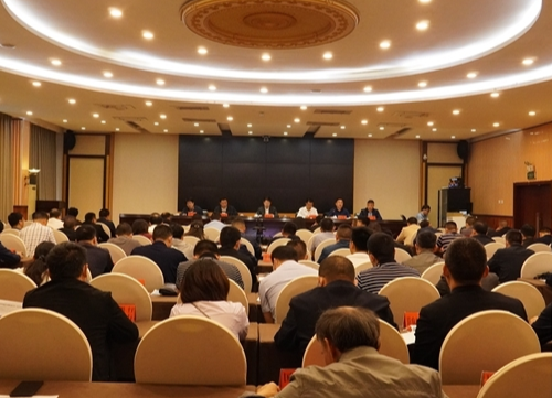 龙山县召开新冠肺炎疫苗接种工作推进视频会