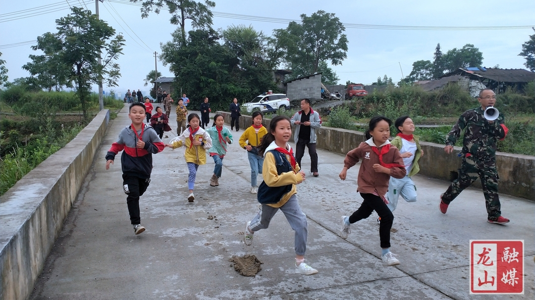 石羔街道开展地质灾害防汛避险实战演练