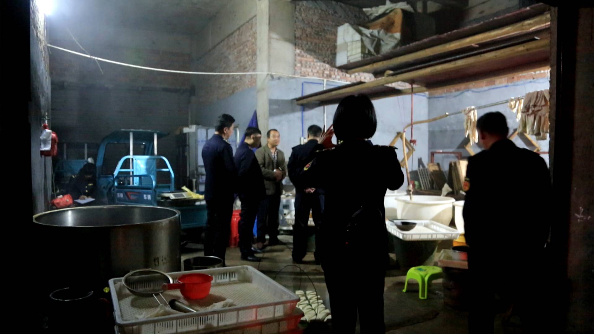 临武县市场监督管理局打击取缔豆腐“黑作坊”