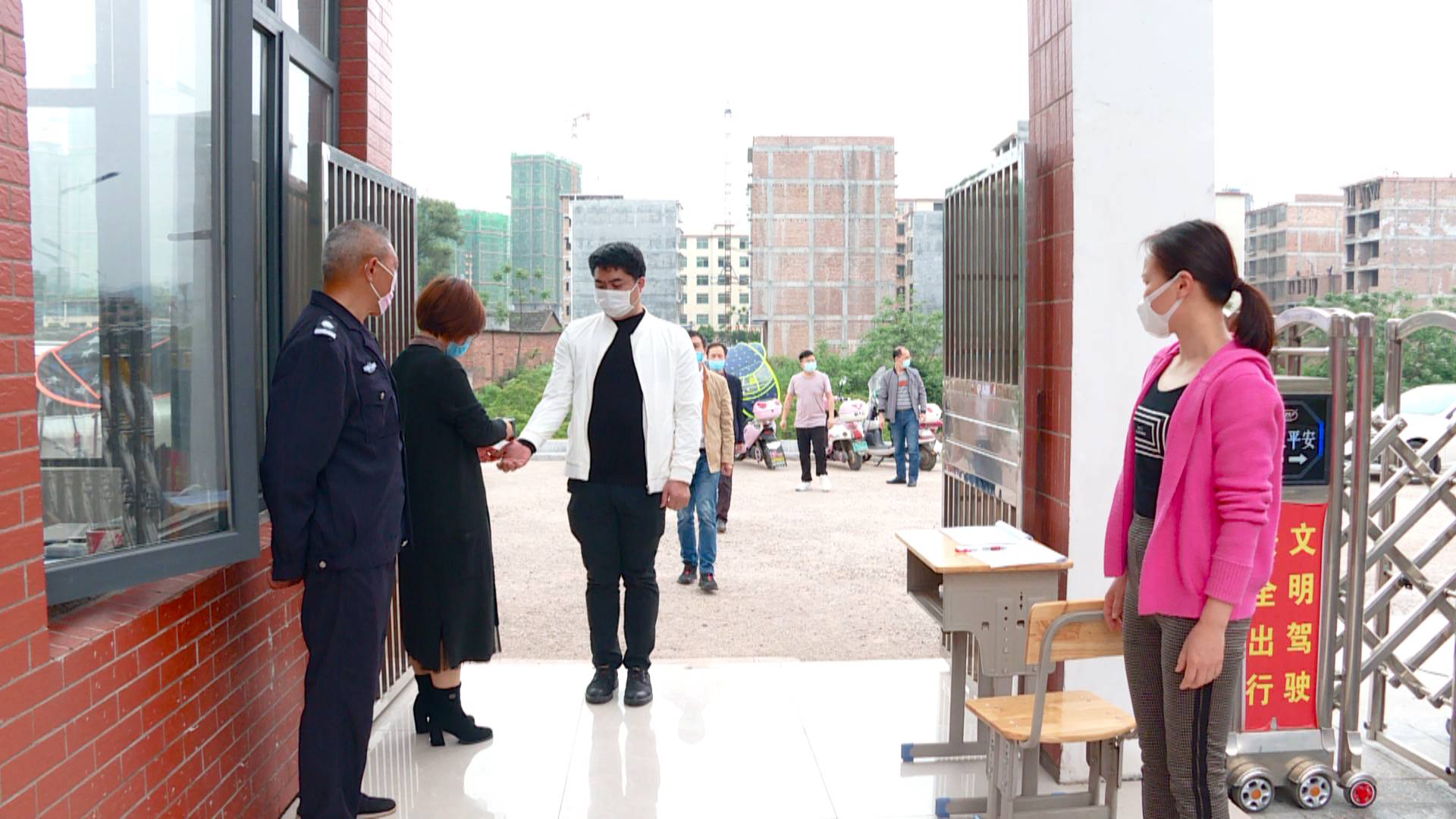 全县小学、幼儿园积极筹备开学