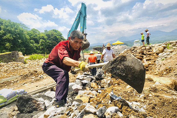 劳动者之歌丨临武县“五一”期间惠民水利工程建设不“打烊”