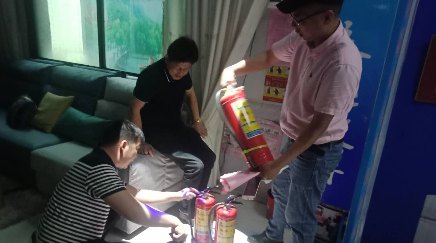 楚江镇：安全生产检查暨“防灾减灾”宣传进校企