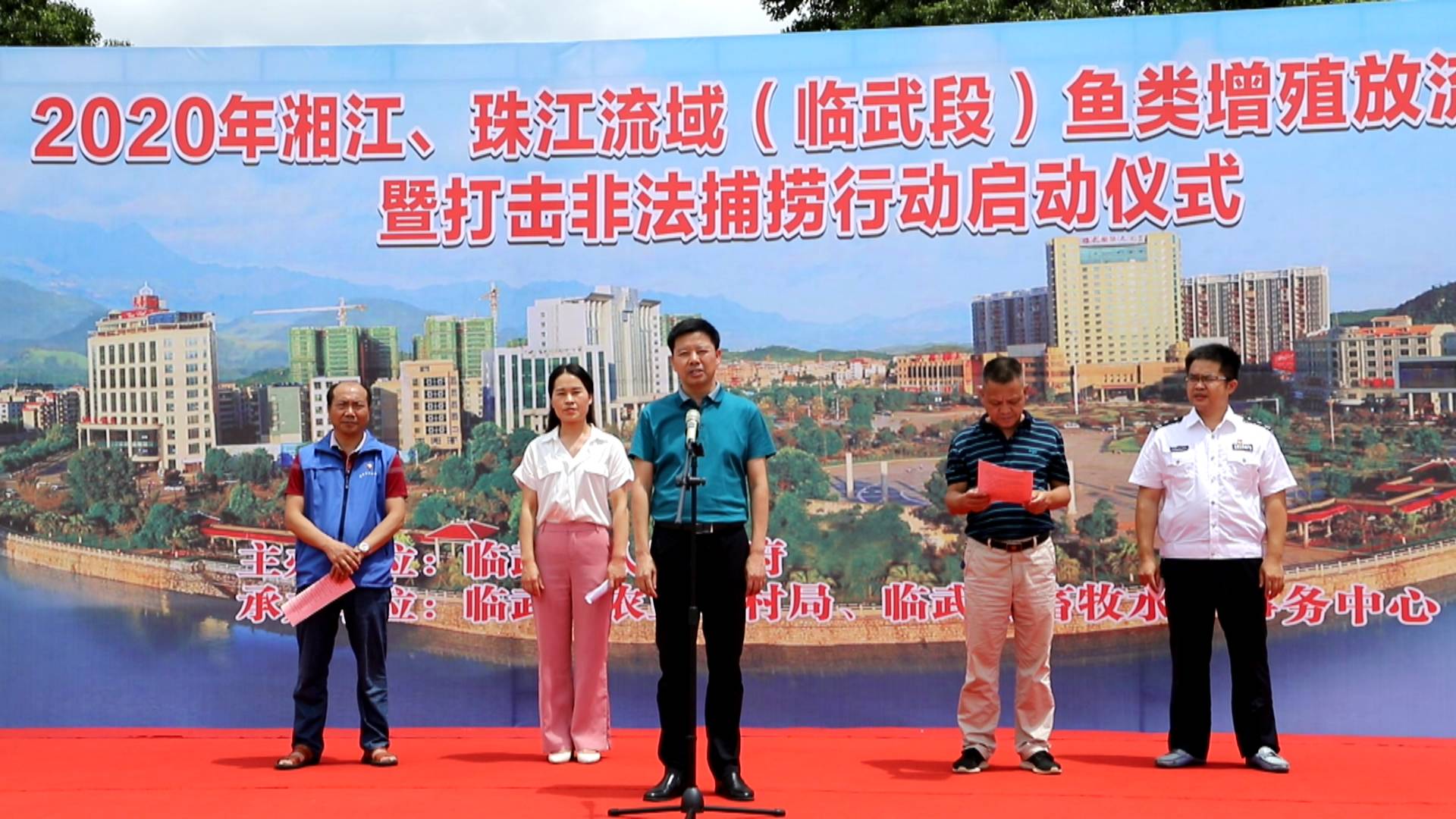 我县增殖放流鱼苗100万尾