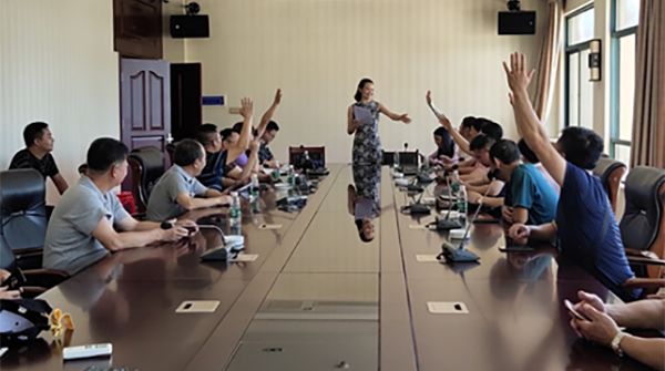 政法委： “党建知识竞赛”主题党日活动