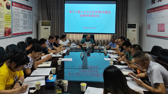 县人社局：凝聚部门合力 推进建议办理