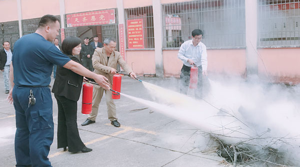 县民政局：消防应急演练 筑牢安全防线