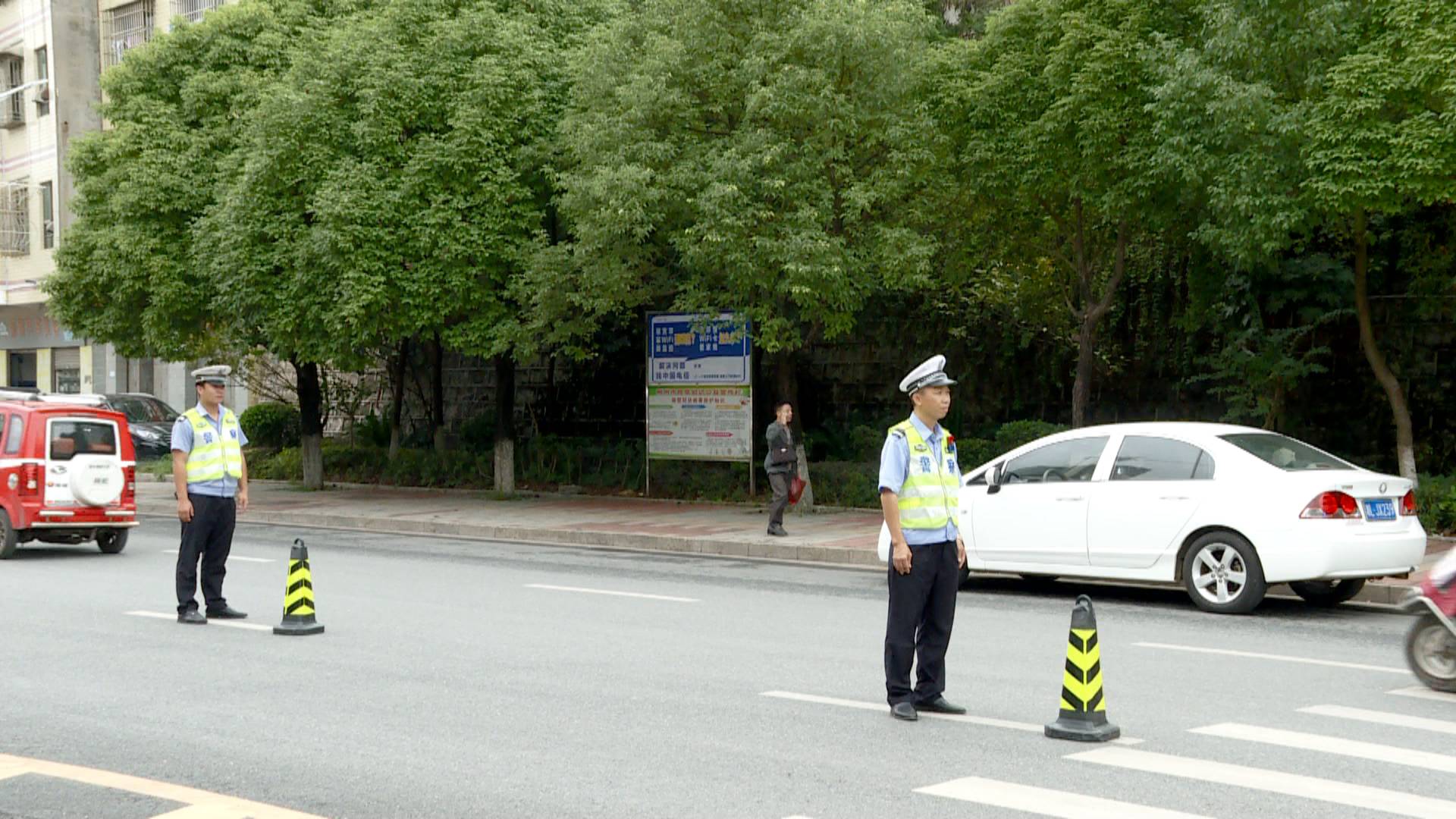 部门联动  保“双节”期间社会稳定和道路交通安全