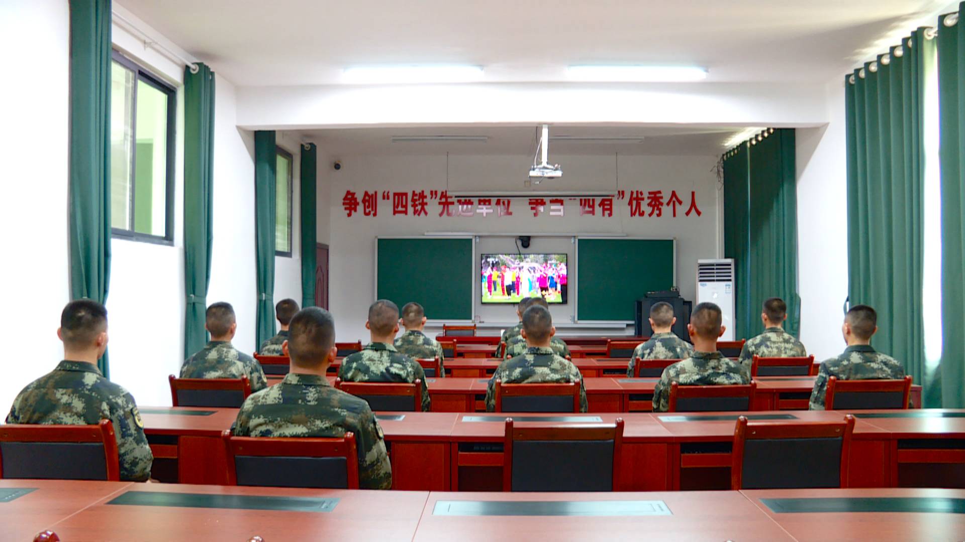 我县各部门组织收看《唱响新时代•郴州专场》