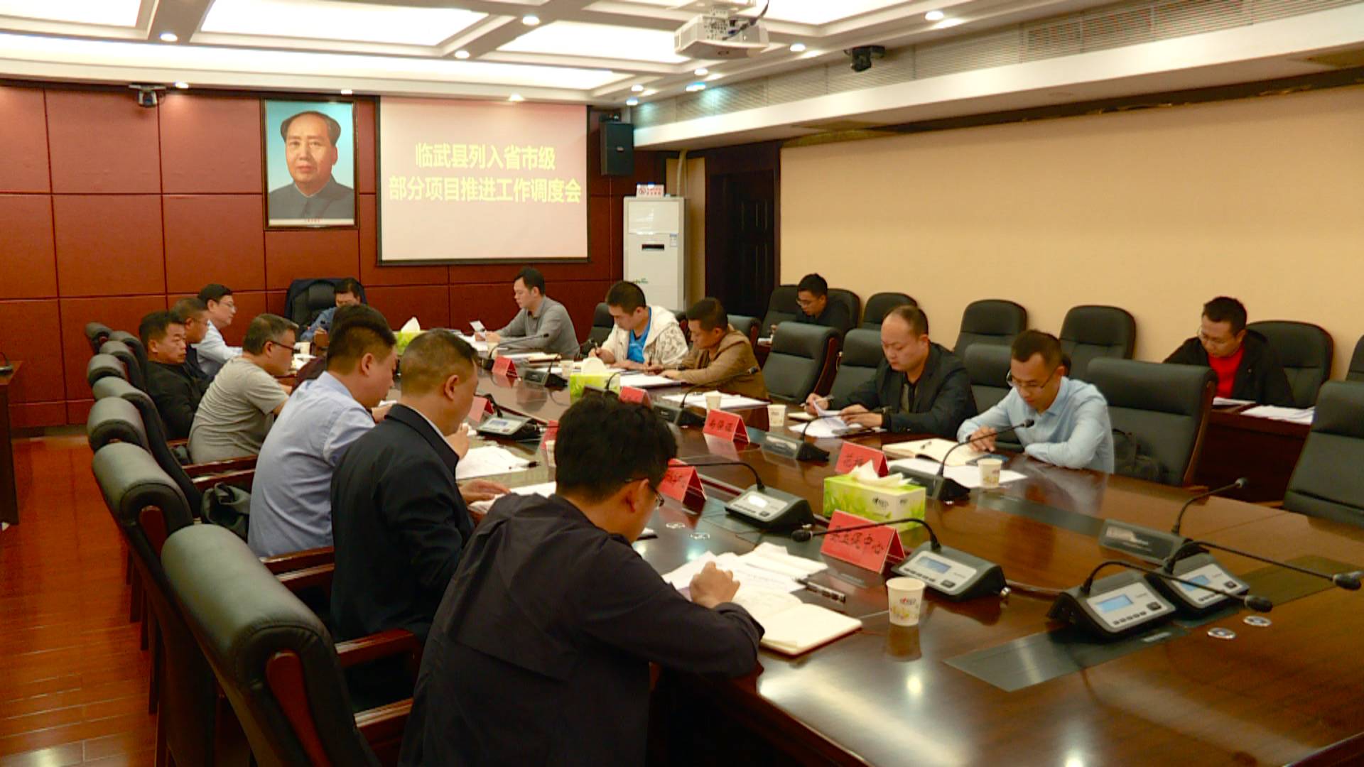 我县调度省市级重大产业项目建设推进工作