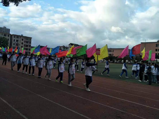 临武二中举行第十八届田径运动会