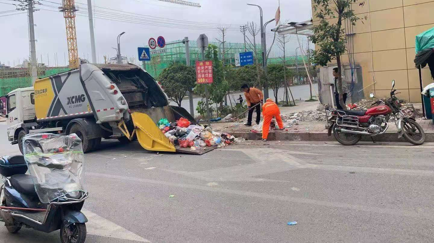 舜峰镇：“清脏治乱”还小区洁净美