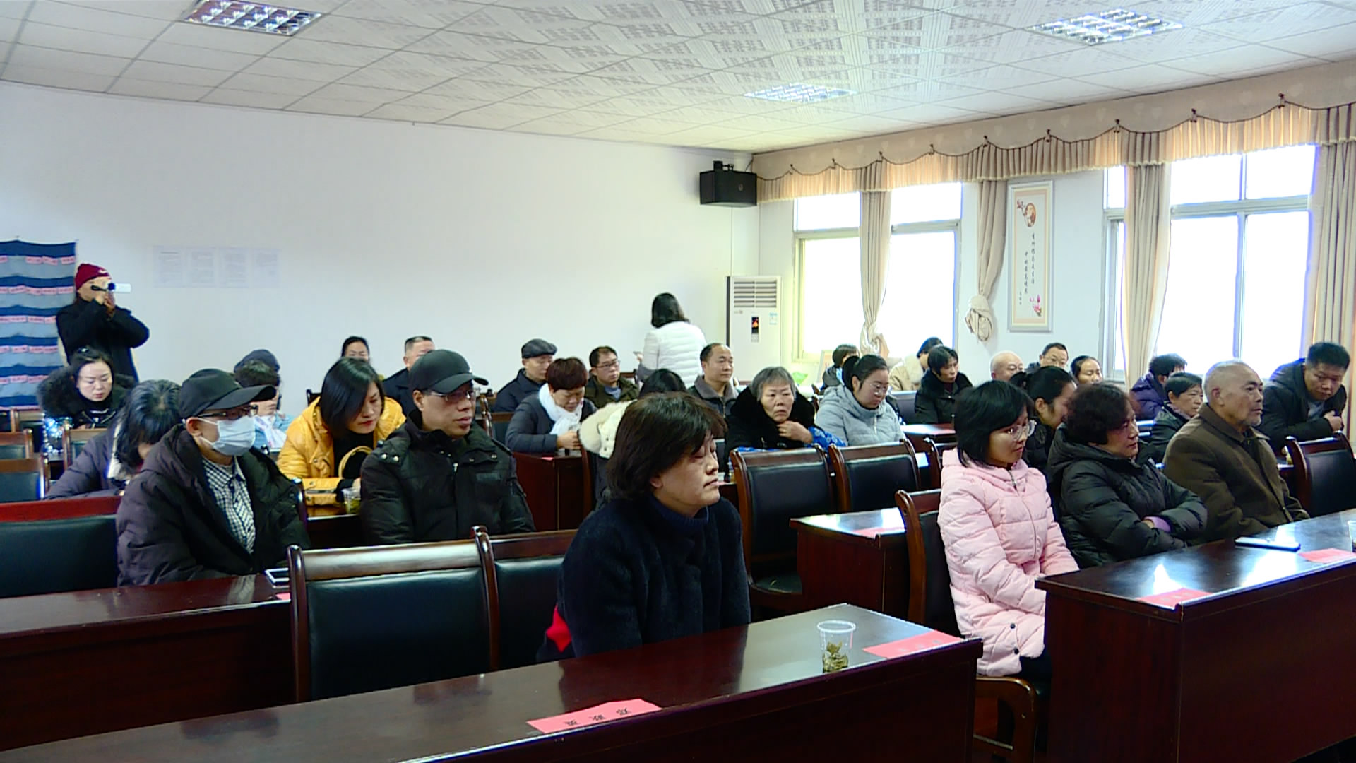 县教育基金会向42名贫困教师发放资助金