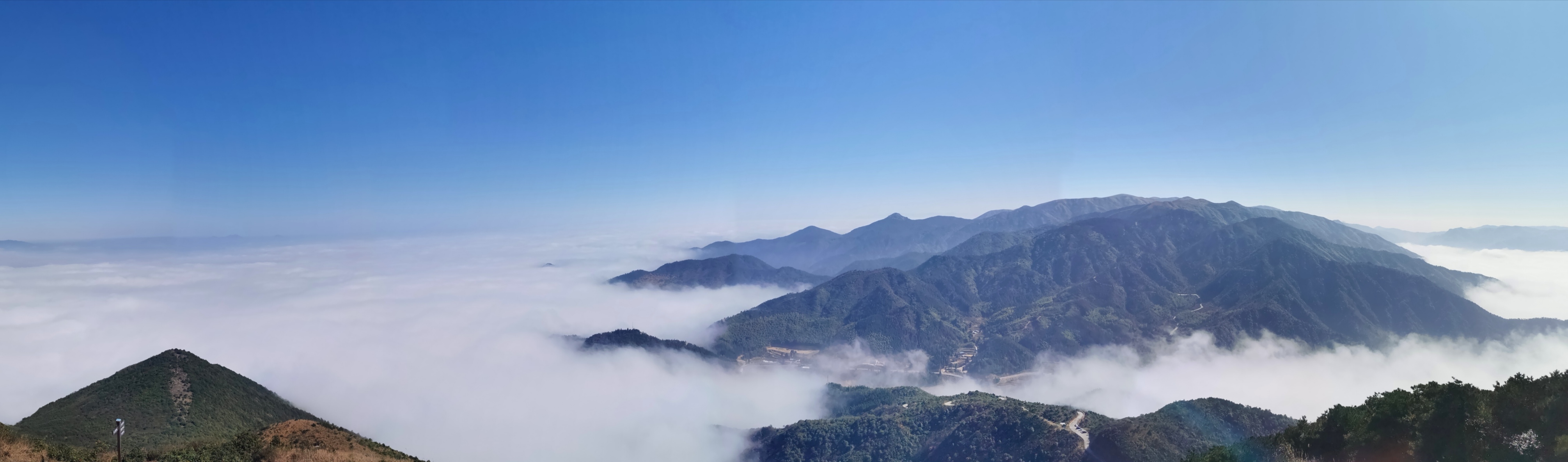 登三峰岭观云海