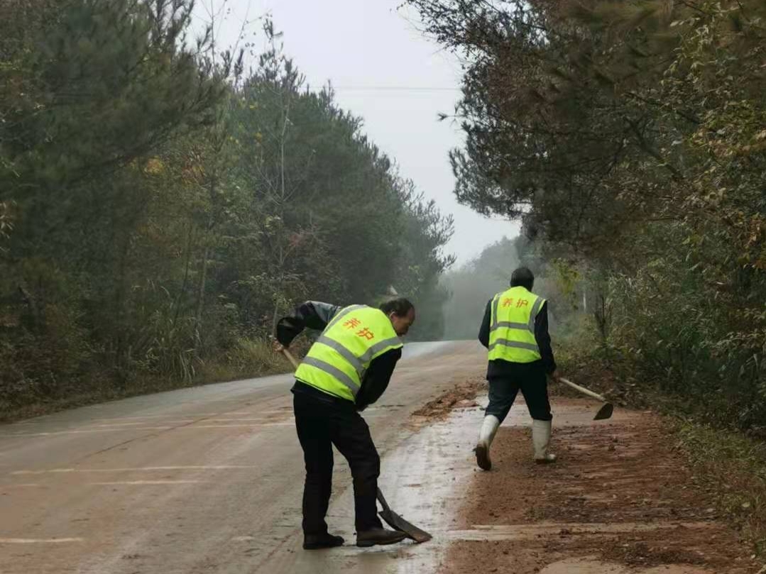 万水乡：全力防范应对低温雨雪冰冻天气