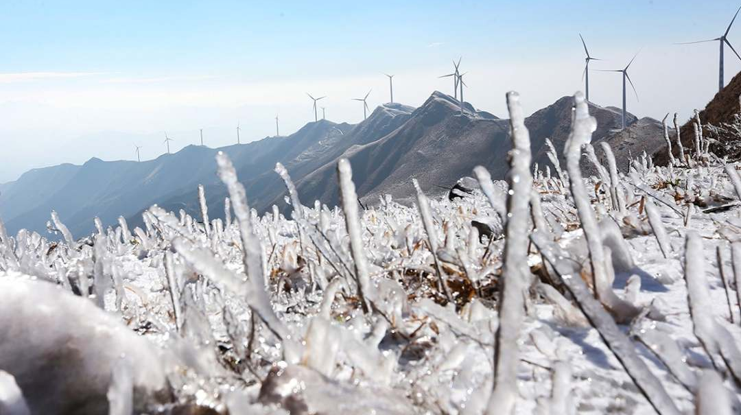 【人民日报】湖南临武县：通天山雪景入画来