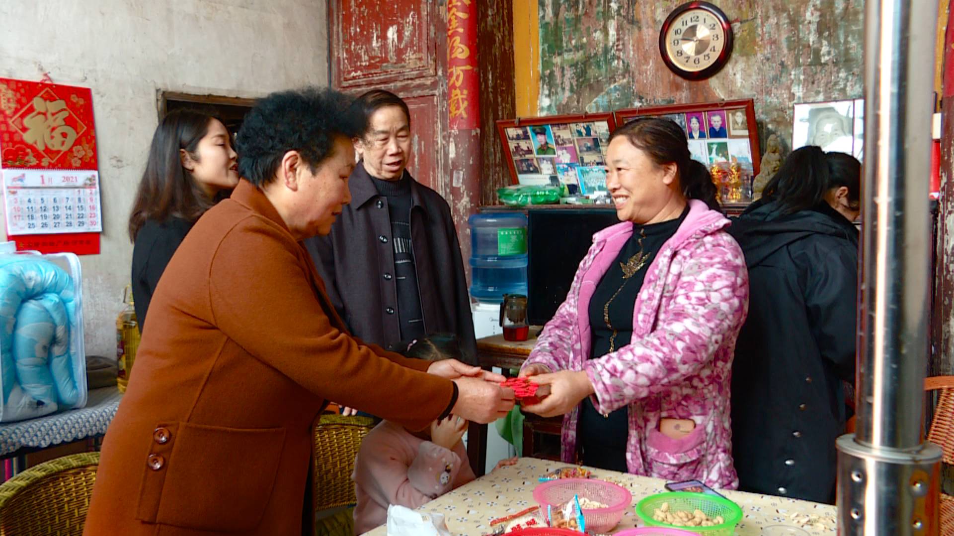 我县开展慰问留守儿童活动