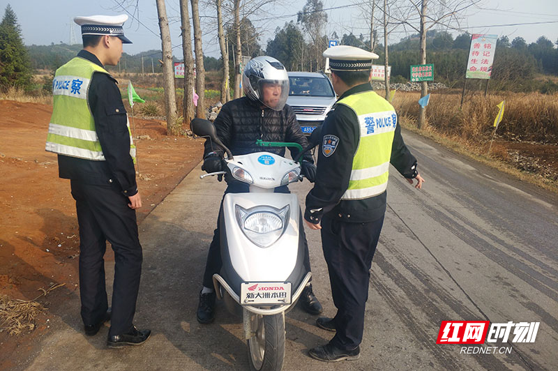 【红网时刻】临武交警：开展节前安全“大扫雷” ， 严查“涉摩”交通违法