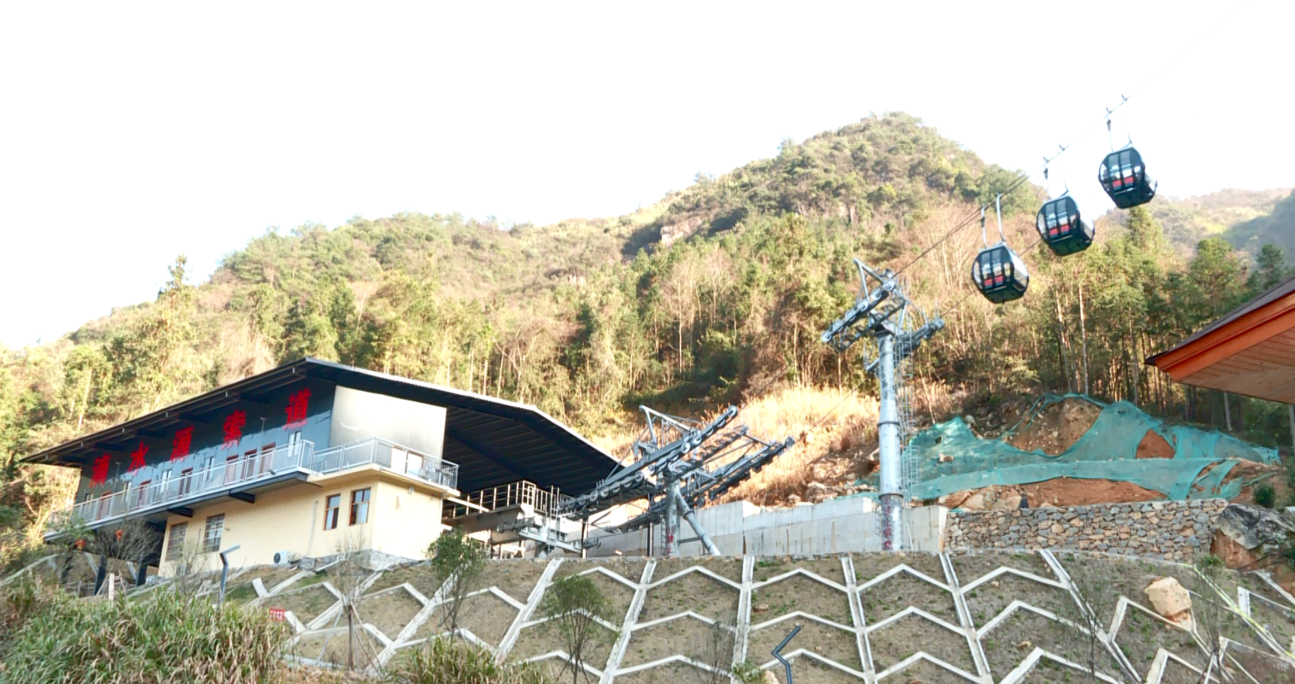 滴水源景区迎八方游客