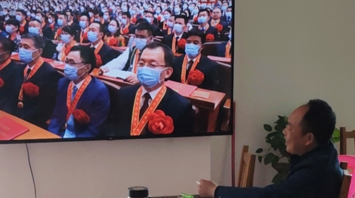 图集 | 万水乡：集中收听收看 振奋精神鼓劲
