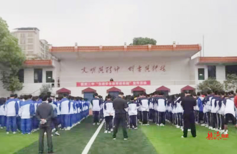 县交警大队：交通安全进校园