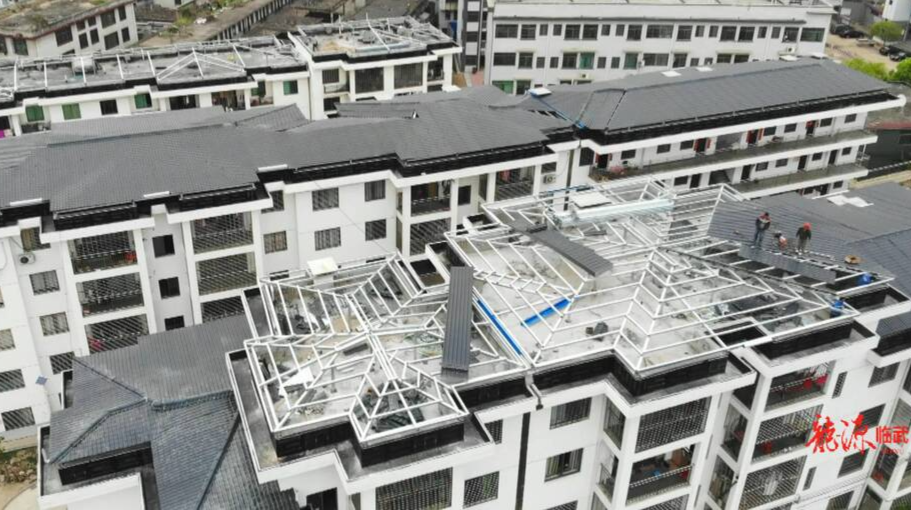 我为群众办实事｜金江镇：“坡屋顶”为搬迁群众遮阳挡雨