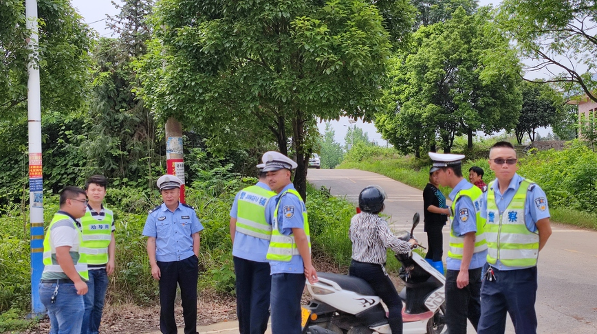 图集 | 万水乡：“五一”我在岗为民办实事