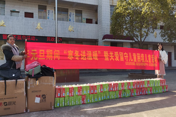 县民政局：寒冬送温暖 真情暖人心