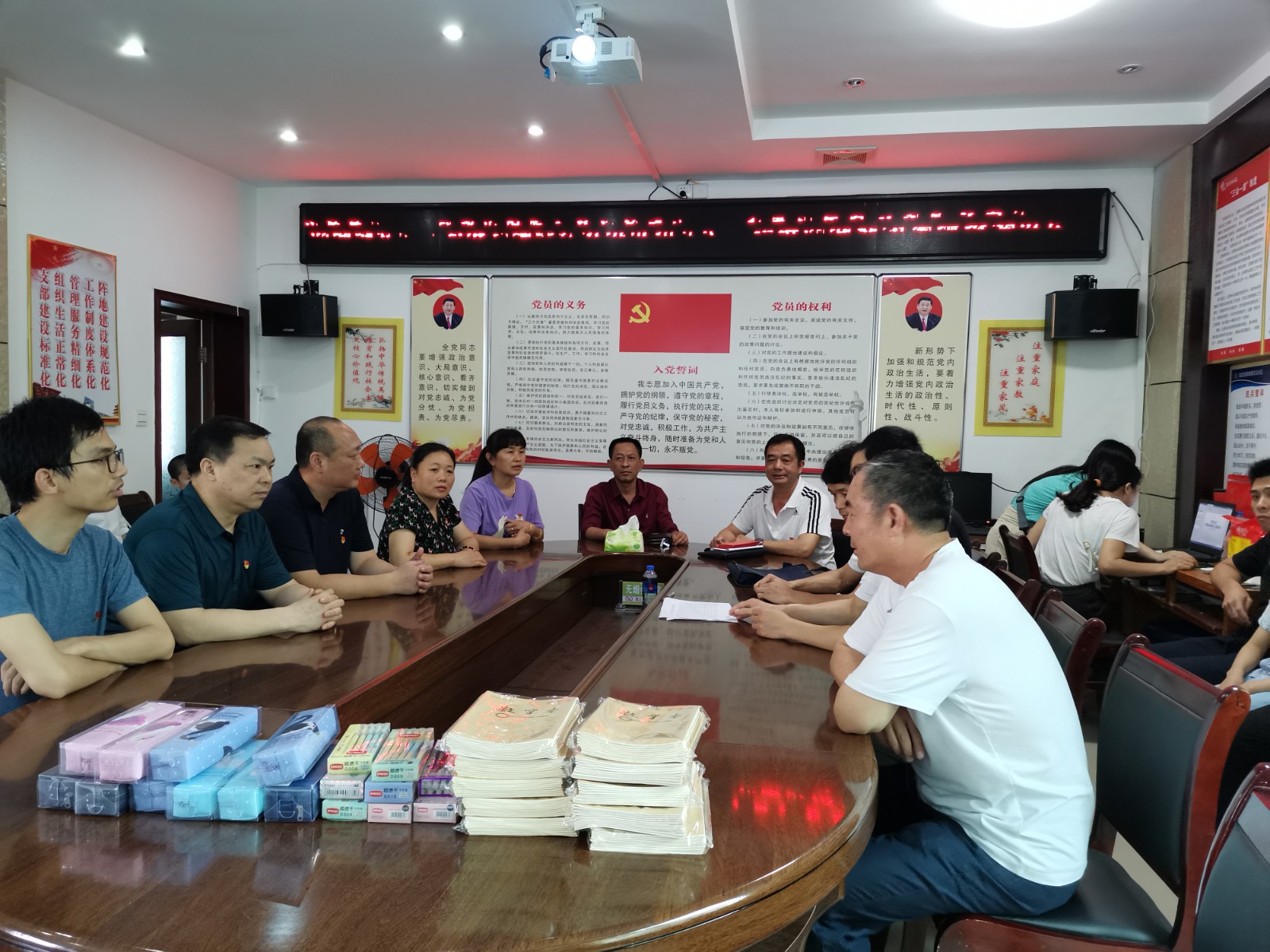 县物资总公司：学史力行！主题党日活动进社区