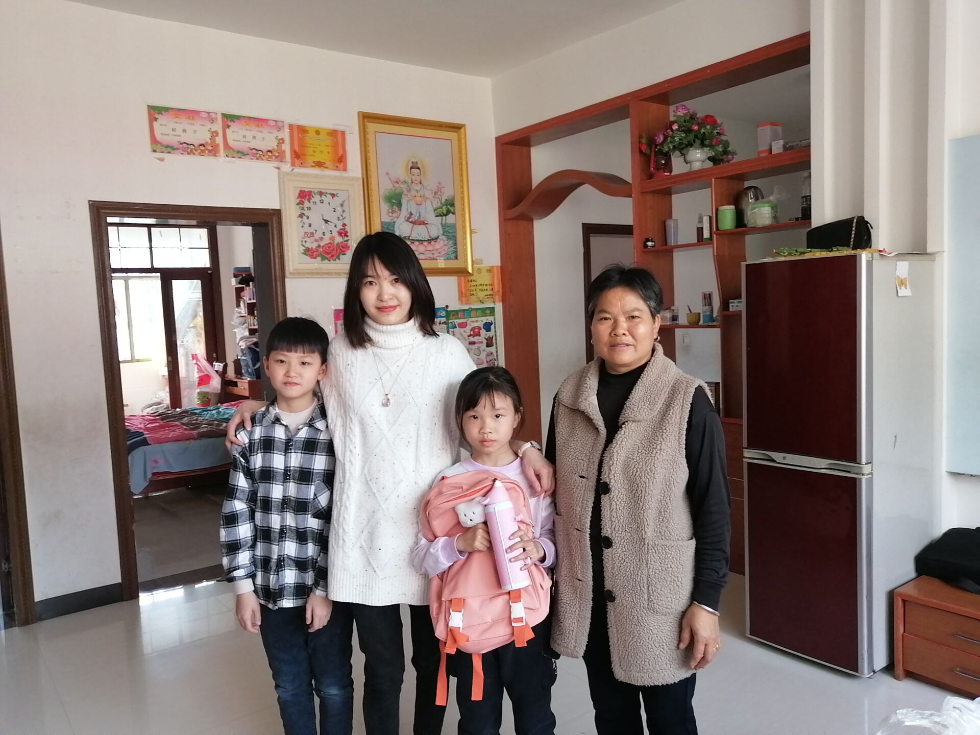县六完小：父母异地过年 孩子心愿大家圆