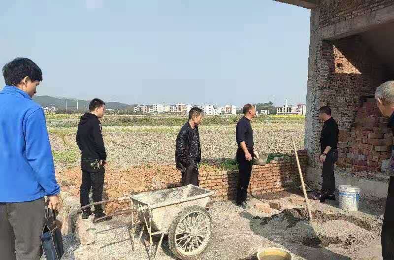 舜峰镇：主动作为！持续打击违章建筑行为