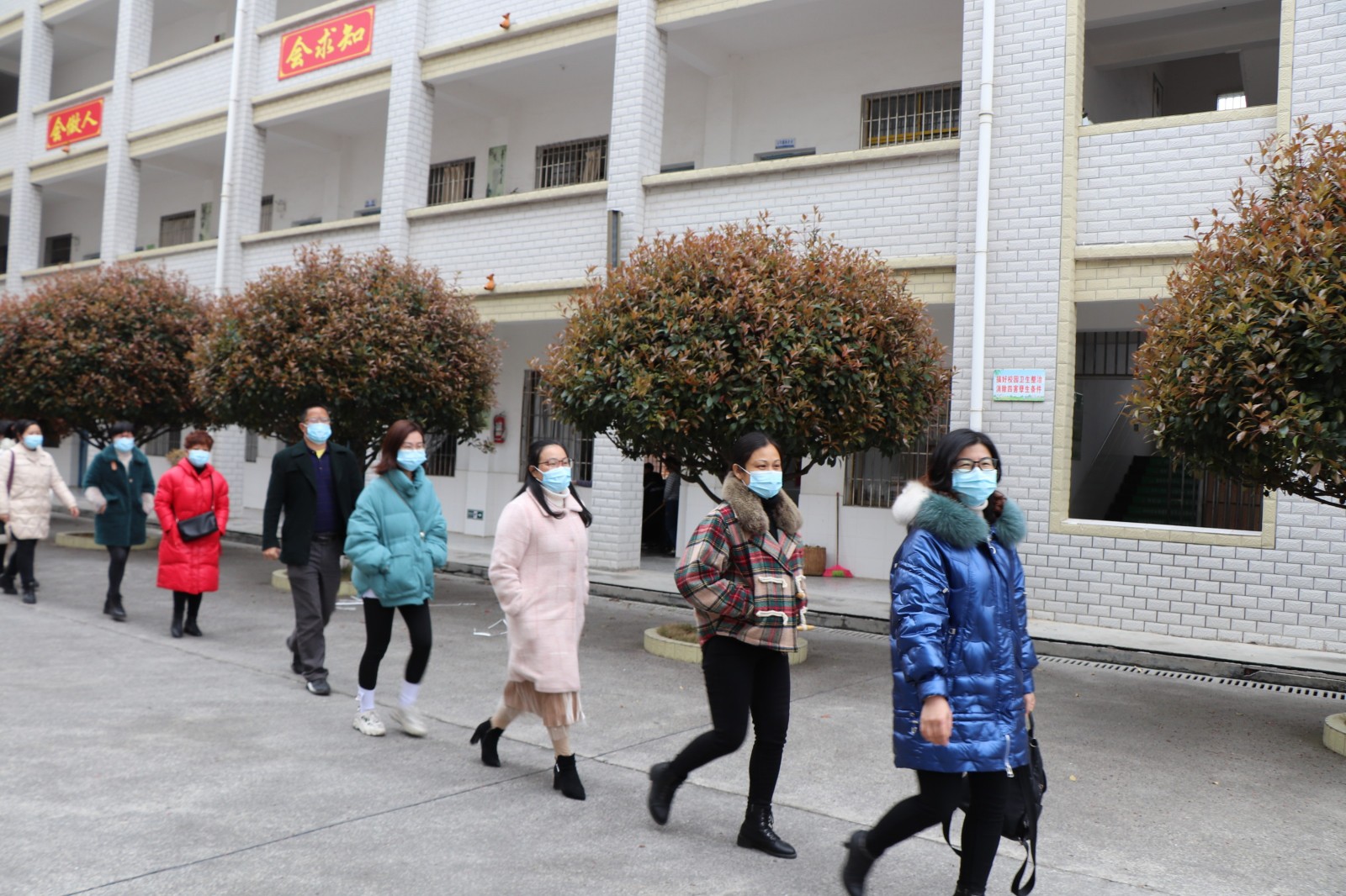县六完小：应急演练筑牢春季开学安全防线
