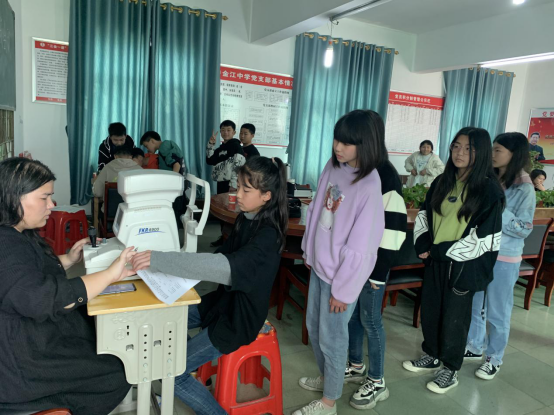 金江中学：珍爱视力 预防近视