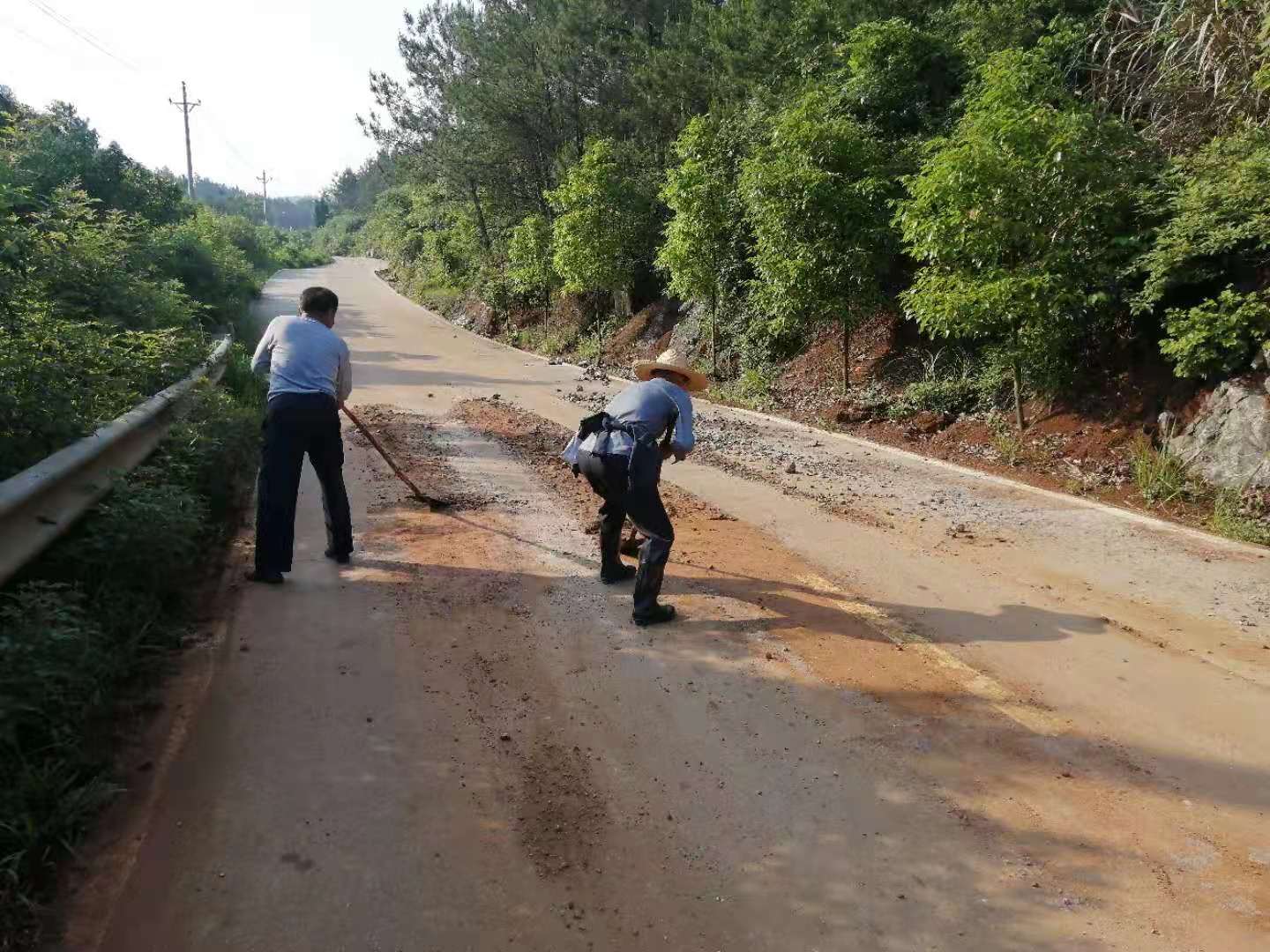 我为群众办实事 | 暴雨过后！“清淤”行动保出行