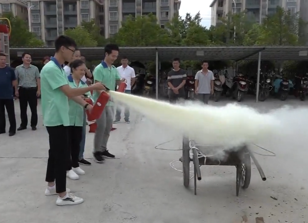 消防安全应急演习进园区 企业员工齐参与