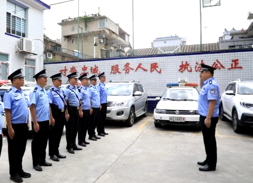 【劳动最光荣】何崇敏：公安战线的排头“尖兵”