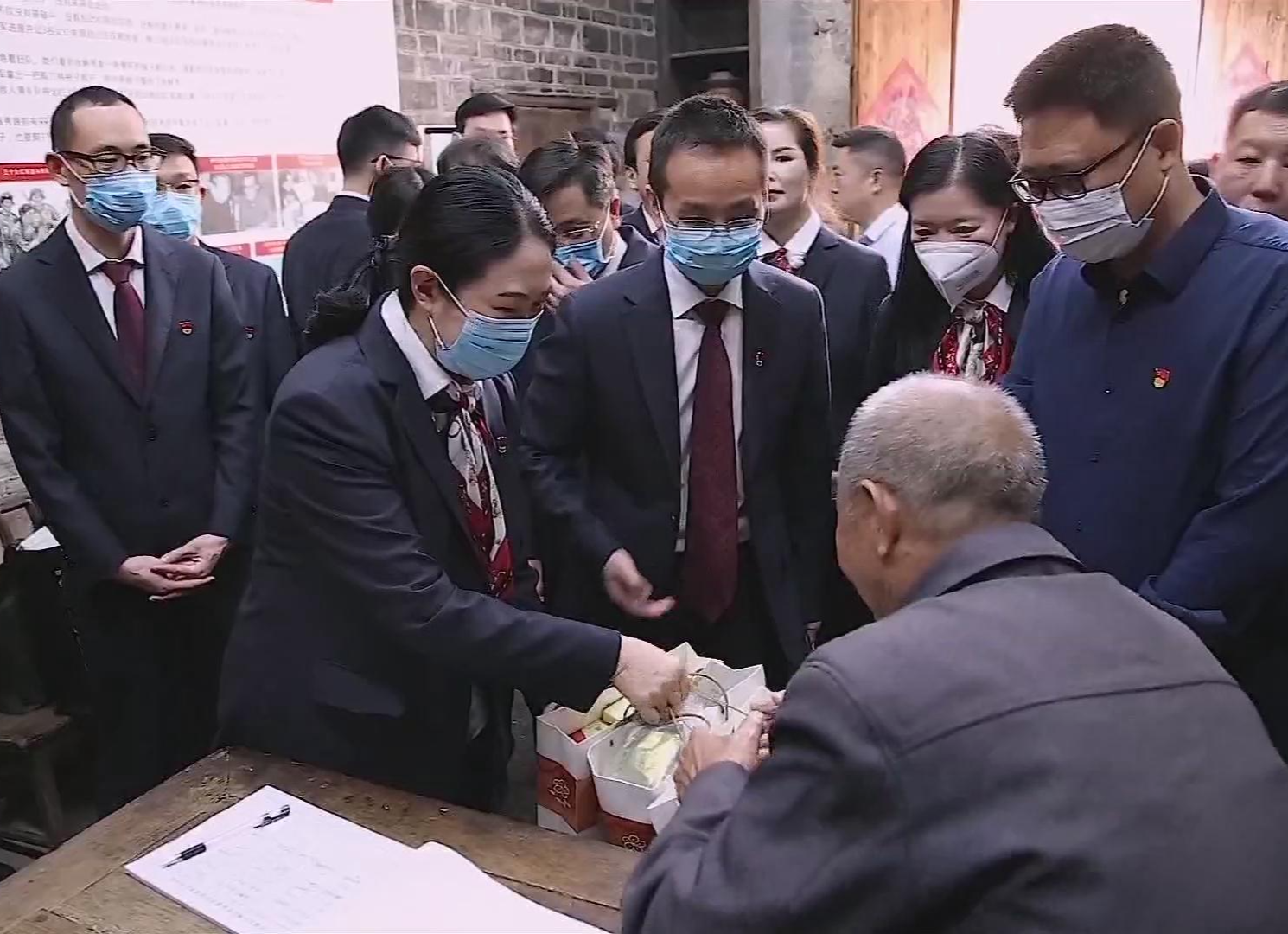 【牢记嘱托 担当作为 走好新时代长征路】湘雅二医院赴我县开展“寻根问本 健康帮扶”活动
