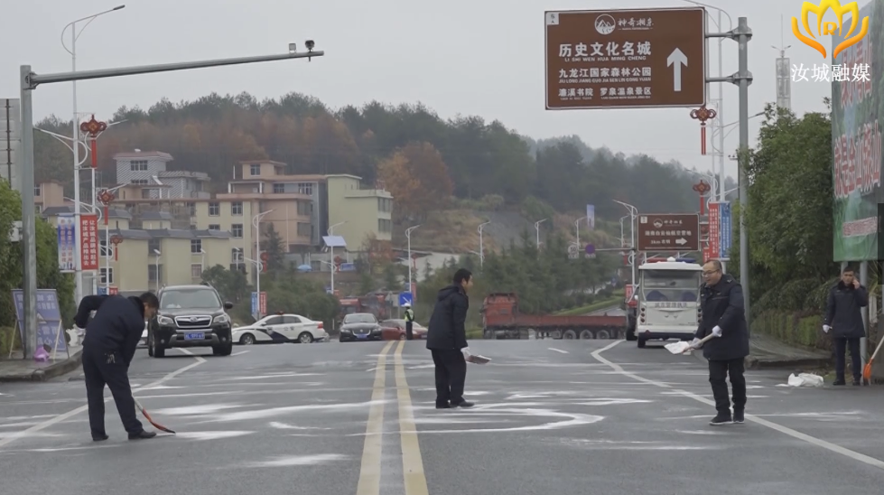 县城管局：防患于未然 开展城市道路积雪应急演练