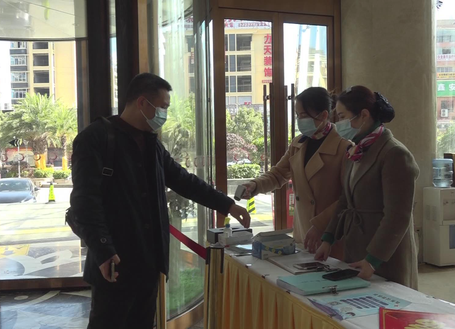 【牢记嘱托，担当作为，走好新时代长征路】我县加强重点场所管控 做好疫情防控工作