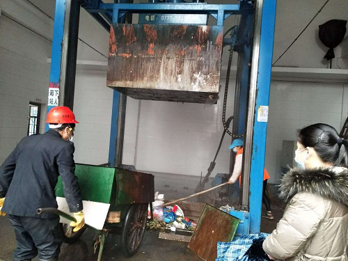市纪委派驻社区防疫工作联络员：持续发力 相当给力