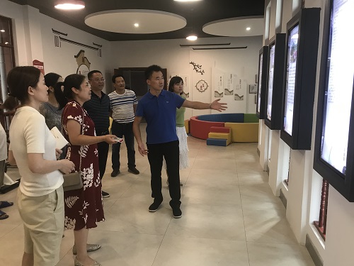 区领导到唐兴寺社区调研新时代文明实践示范站建设情况