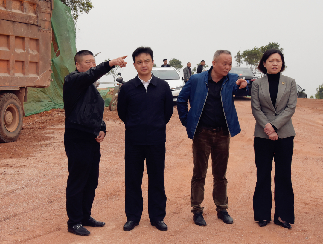 中国雨湖网讯(记者 王梓任) 3月31日,雨湖区委书记白云峰,区委副书记