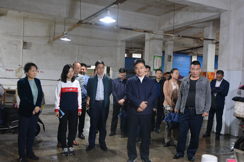 白云峰督导全区深化全国文明城市建设工作