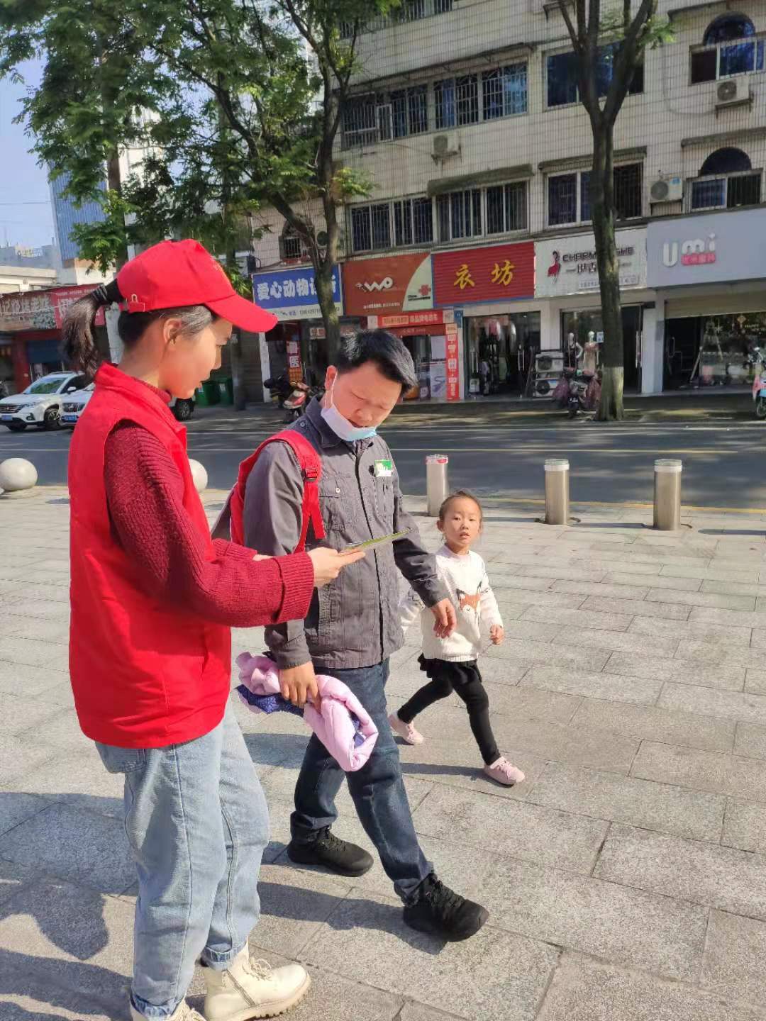 武陵区财政局开展“河（湖）长制”宣传活动