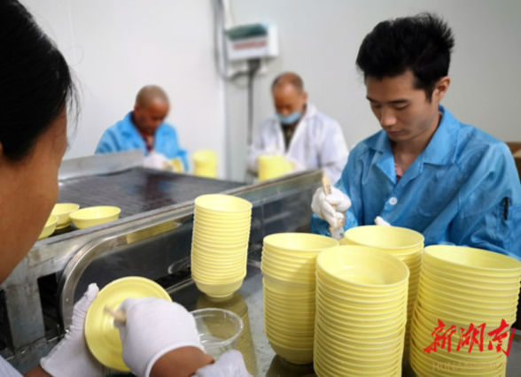 利民以厚民生，惠民以暖民心