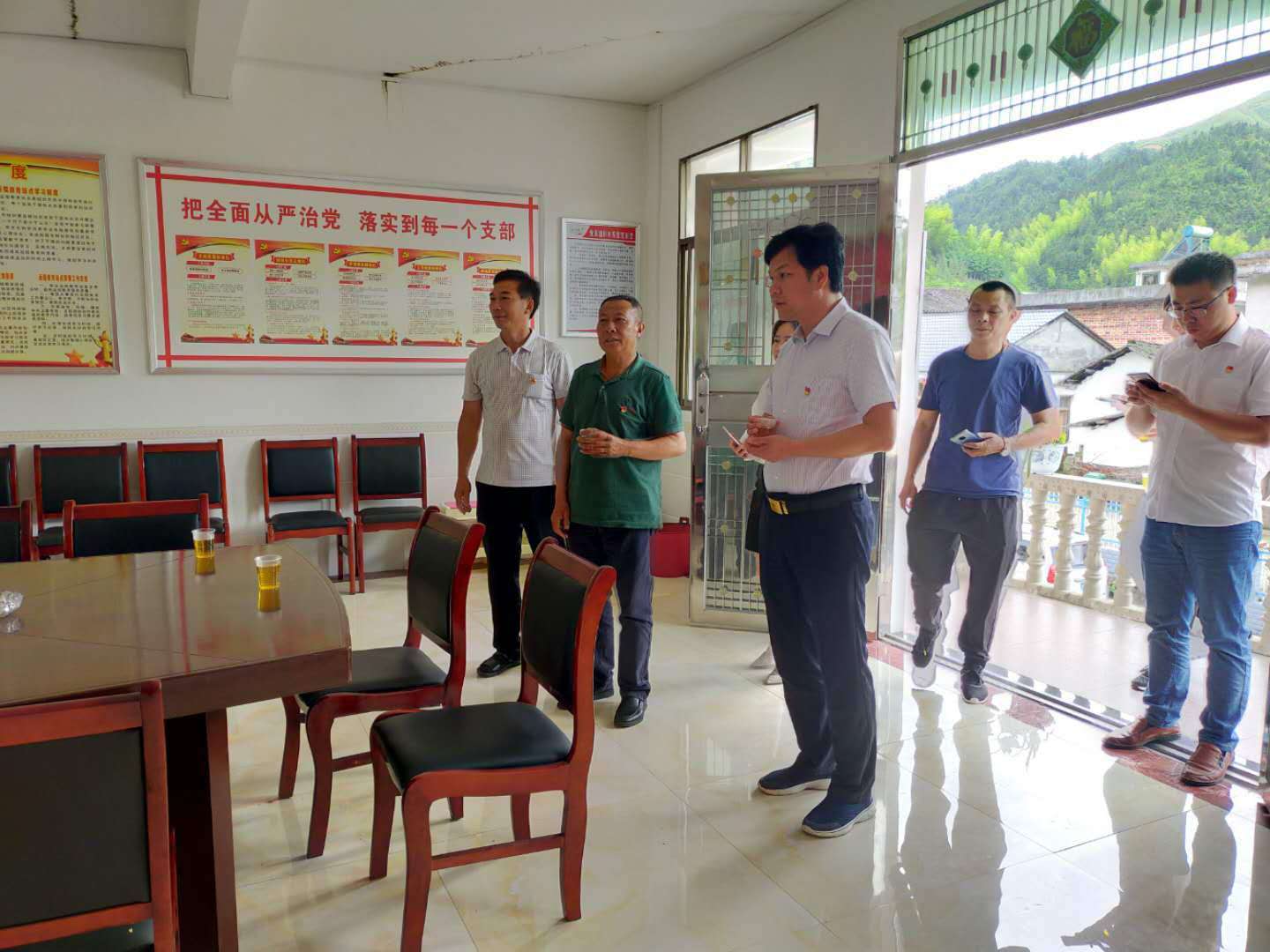 抓实党建基础，助推公共服务“一门式”全覆盖