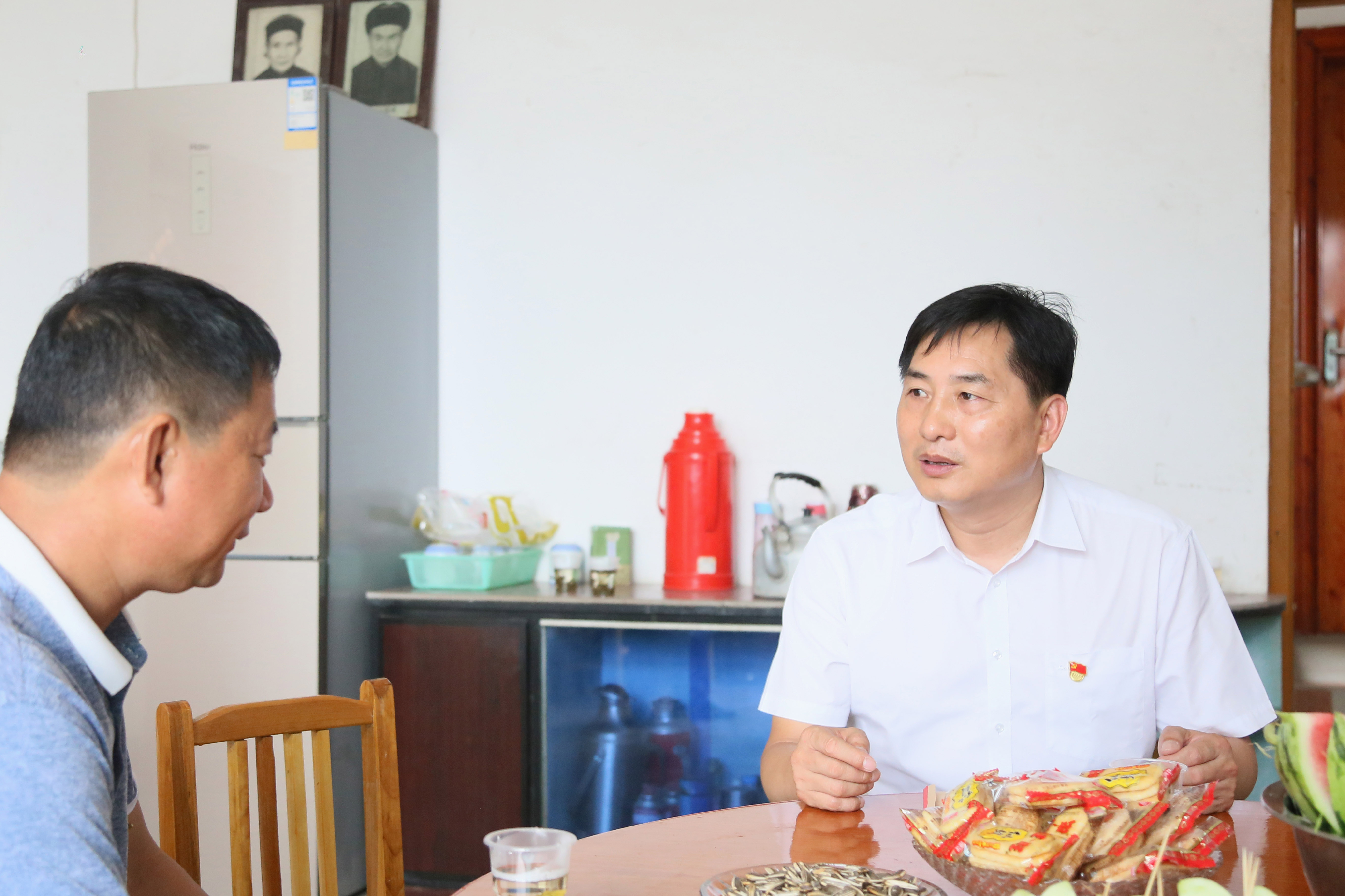 快讯！“七一”建党99周年 尹朝晖走访慰问生活困难党员、老党员
